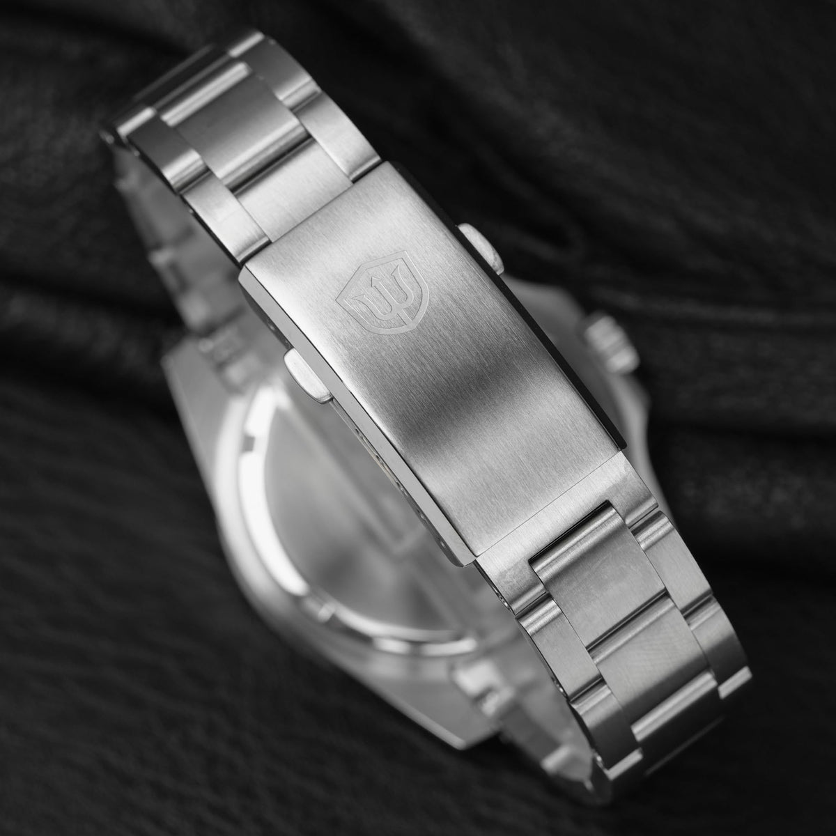 40mm Sapphire Crystal 200m Waterproof Quartz Diver Watch I3804
