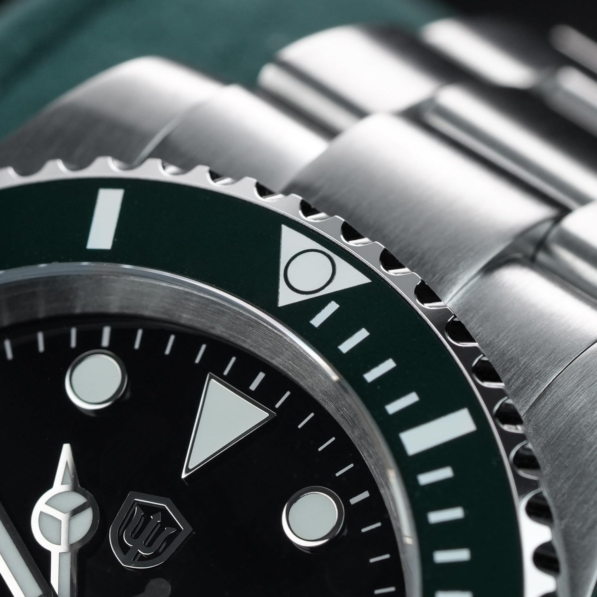 40mm Sapphire Crystal 200m Waterproof Quartz Diver Watch I3804