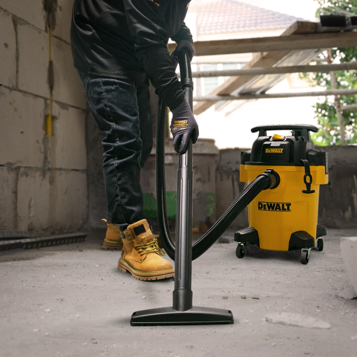 6 Gal. Poly Wet/Dry Vacuum with Hose and Accessories T6816