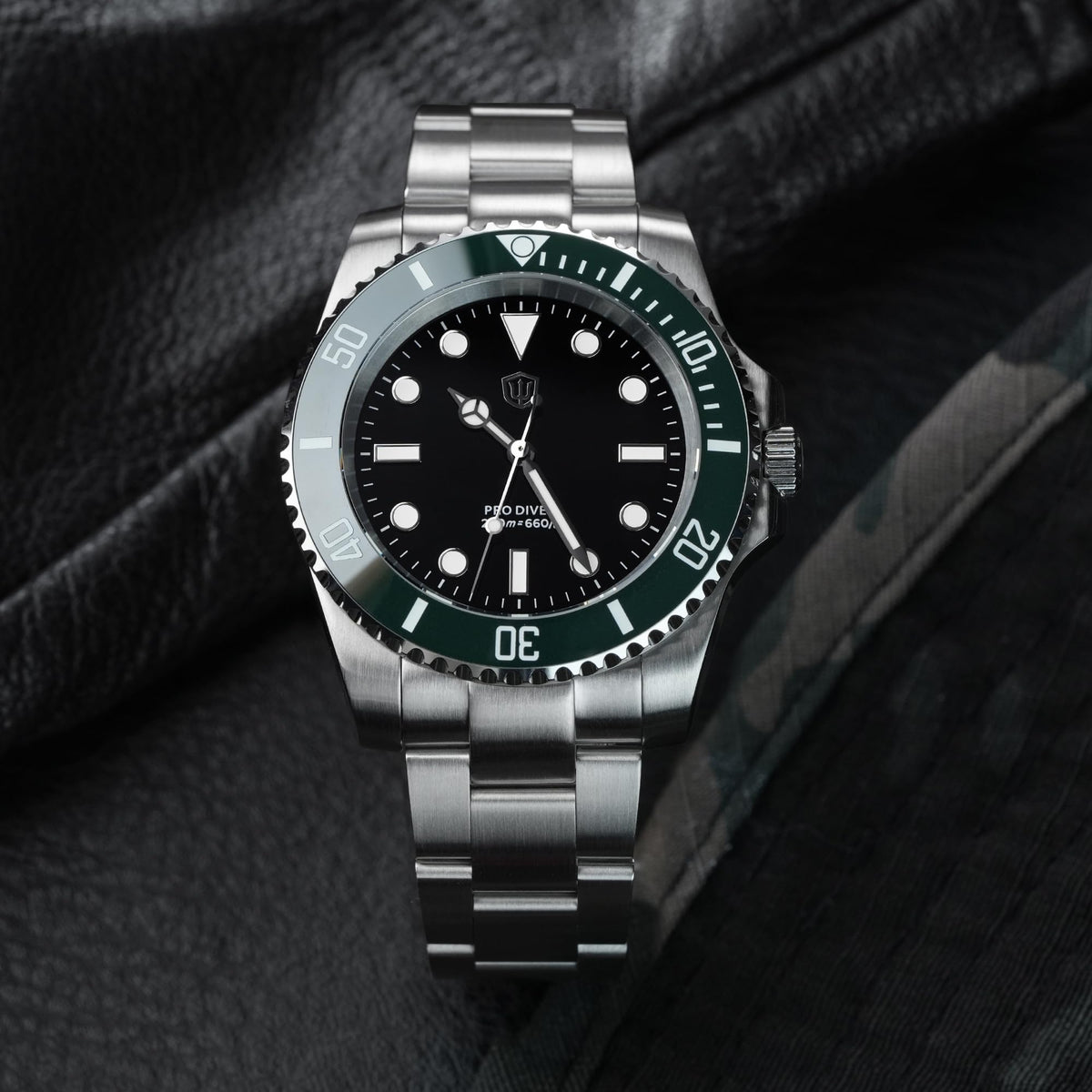 40mm Sapphire Crystal 200m Waterproof Quartz Diver Watch I3804